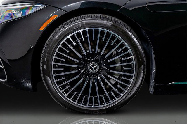 Used 2022 Mercedes-Benz EQS 580 4MATIC Sedan image 19