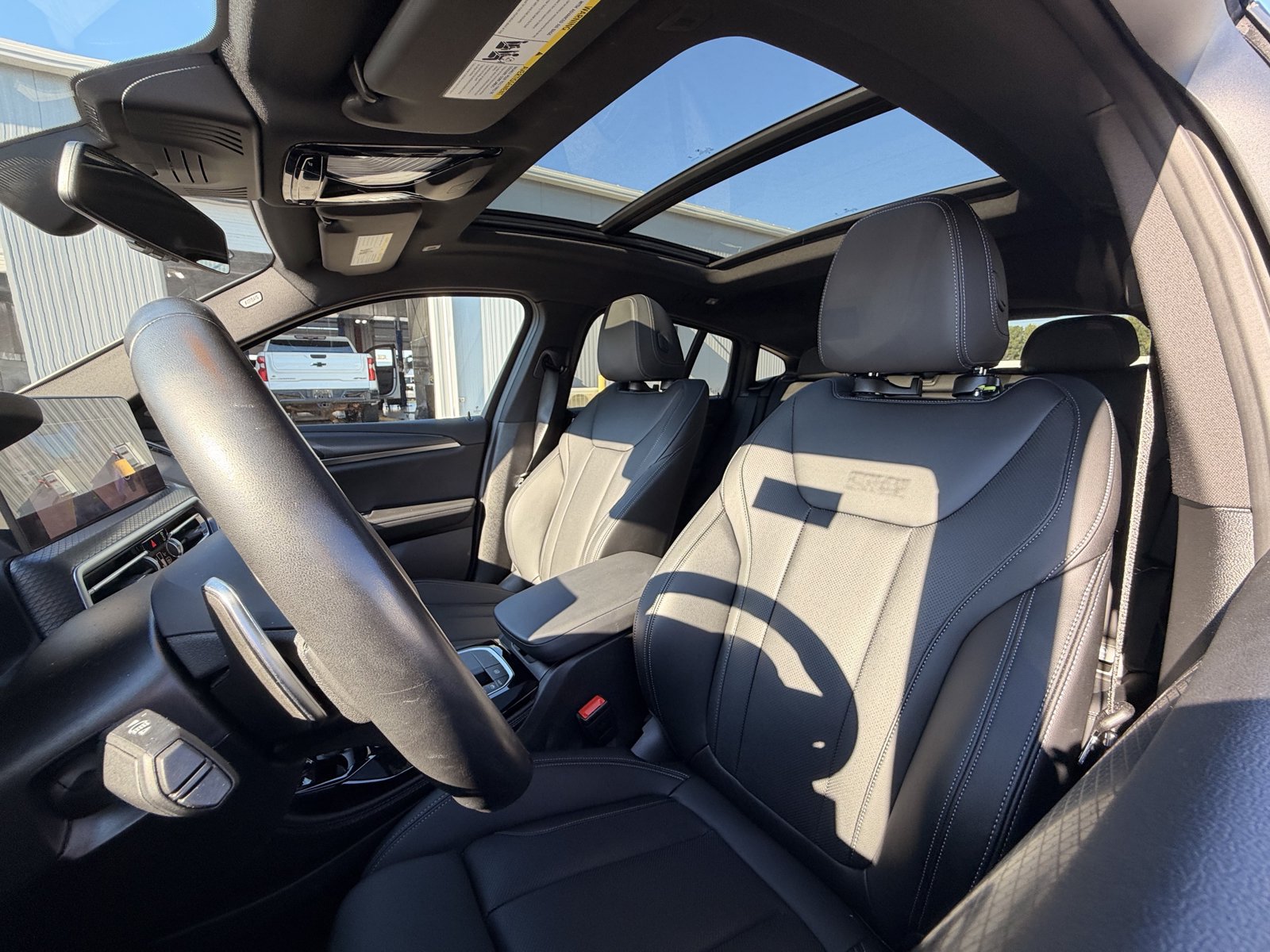 Used 2024 BMW X4 xDrive30i AWD/4WD image 7