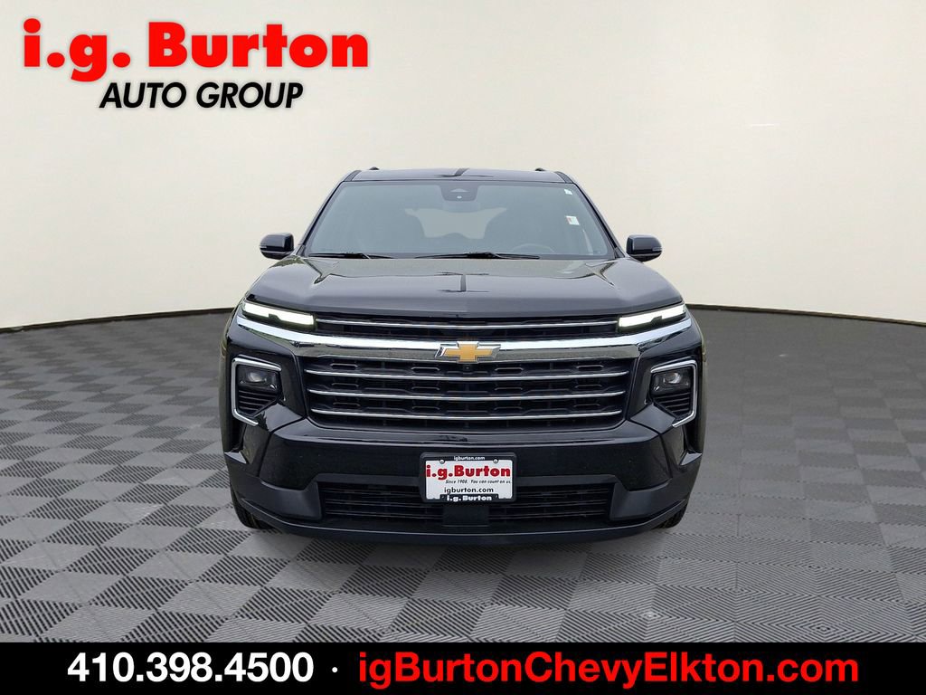 Used 2024 Chevrolet Traverse LT FWD image 2