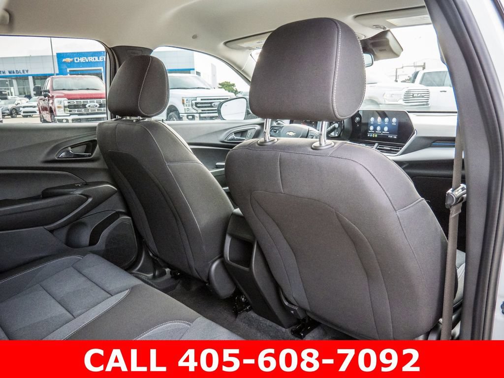 Used 2026 Chevrolet Trax LS w/ Driver Confidence Package FWD image 19