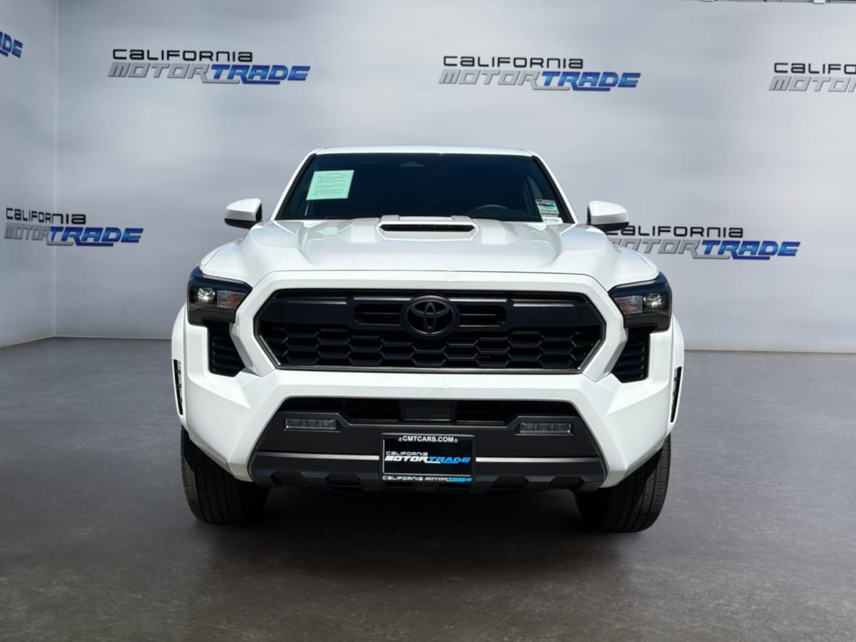 Used 2025 Toyota Tacoma TRD Sport AWD/4WD image 2