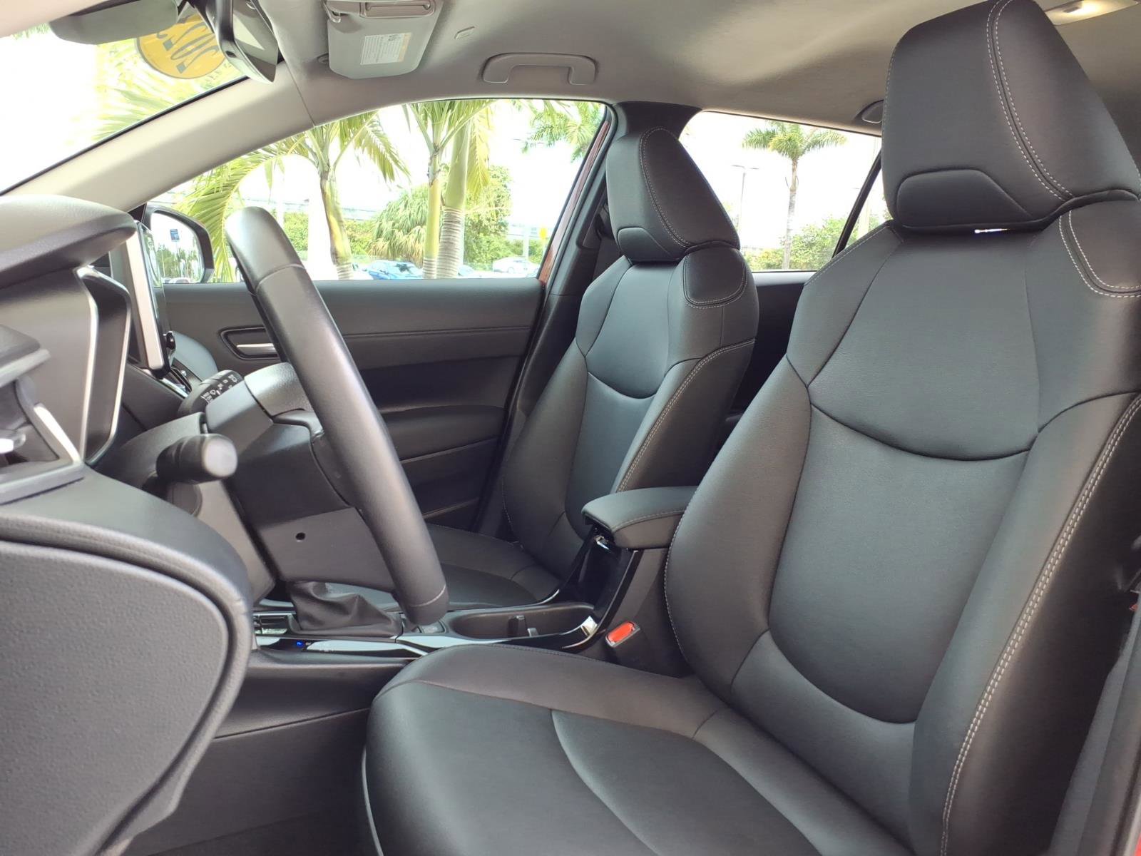 Used 2023 Toyota Corolla Cross XLE FWD image 5