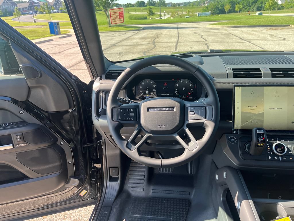 New 2026 Land Rover Defender 110 X-Dynamic SE AWD/4WD image 14