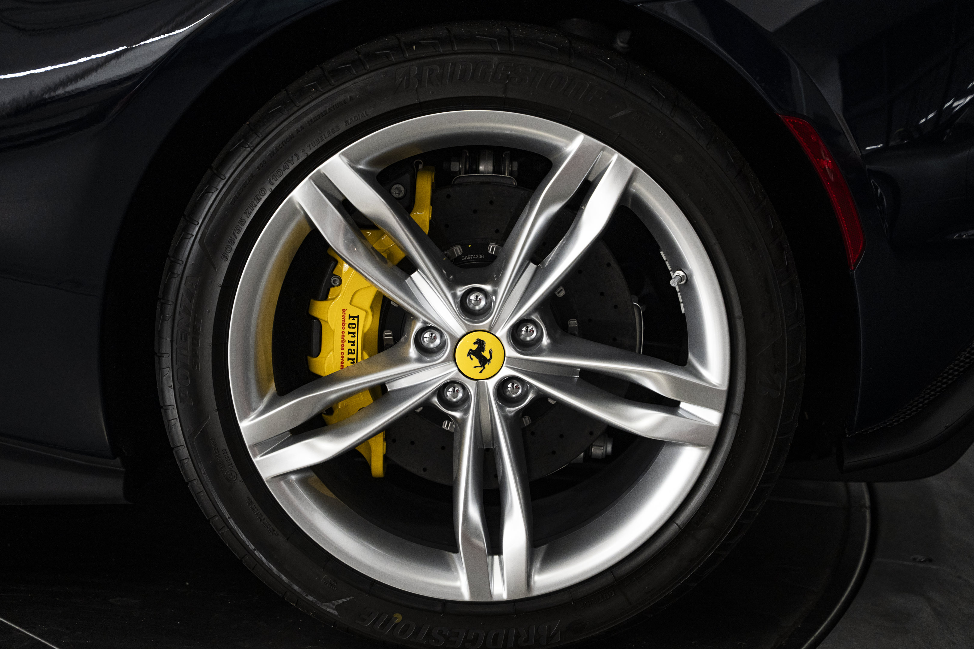 Used 2025 Ferrari 296 GTS RWD image 18