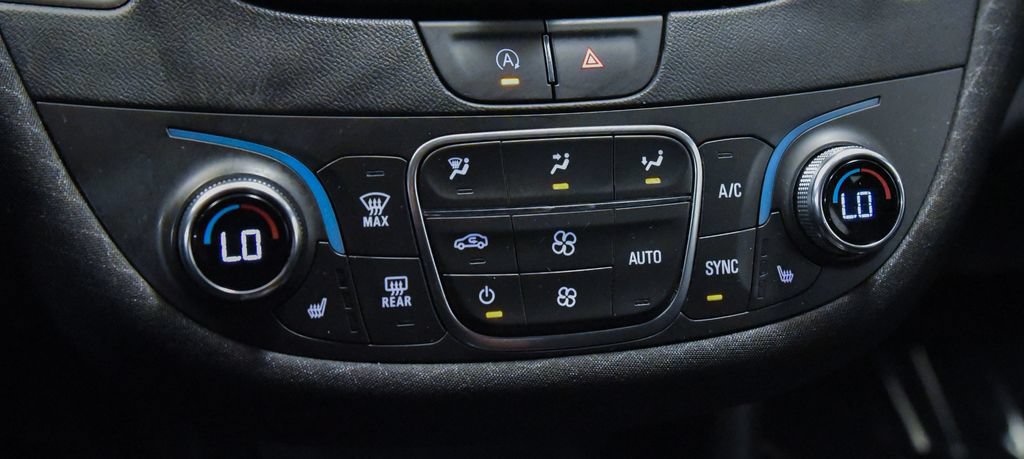 Used 2023 Chevrolet Malibu LT FWD image 17