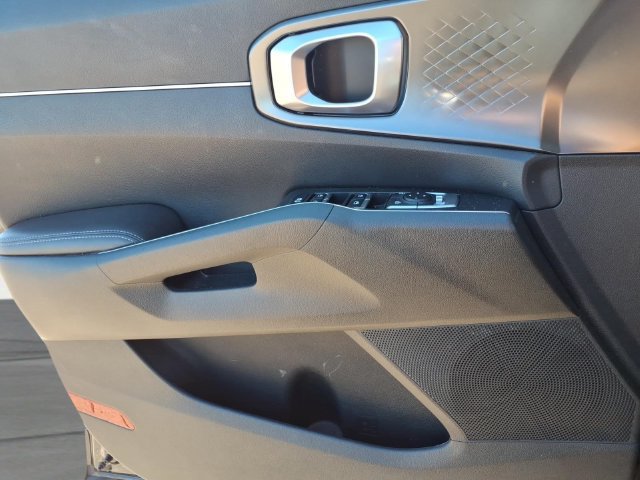 Used 2021 Kia Sorento S FWD image 16