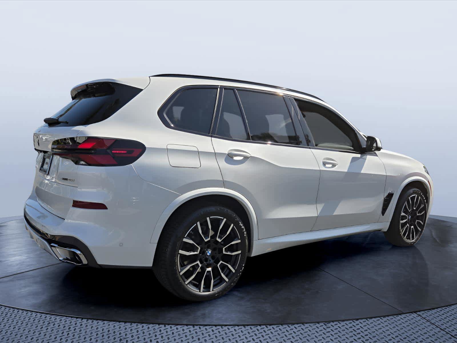 Certified 2026 BMW X5 sDrive40i w/ M Sport Package RWD image 5