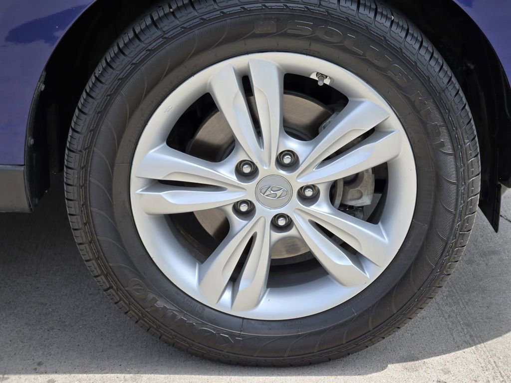 Used 2012 Hyundai Tucson GLS image 16
