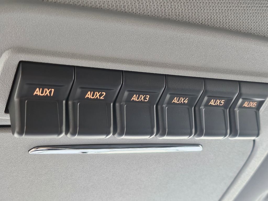 New 2026 Ford F250 Lariat w/ Black Appearance Package image 19