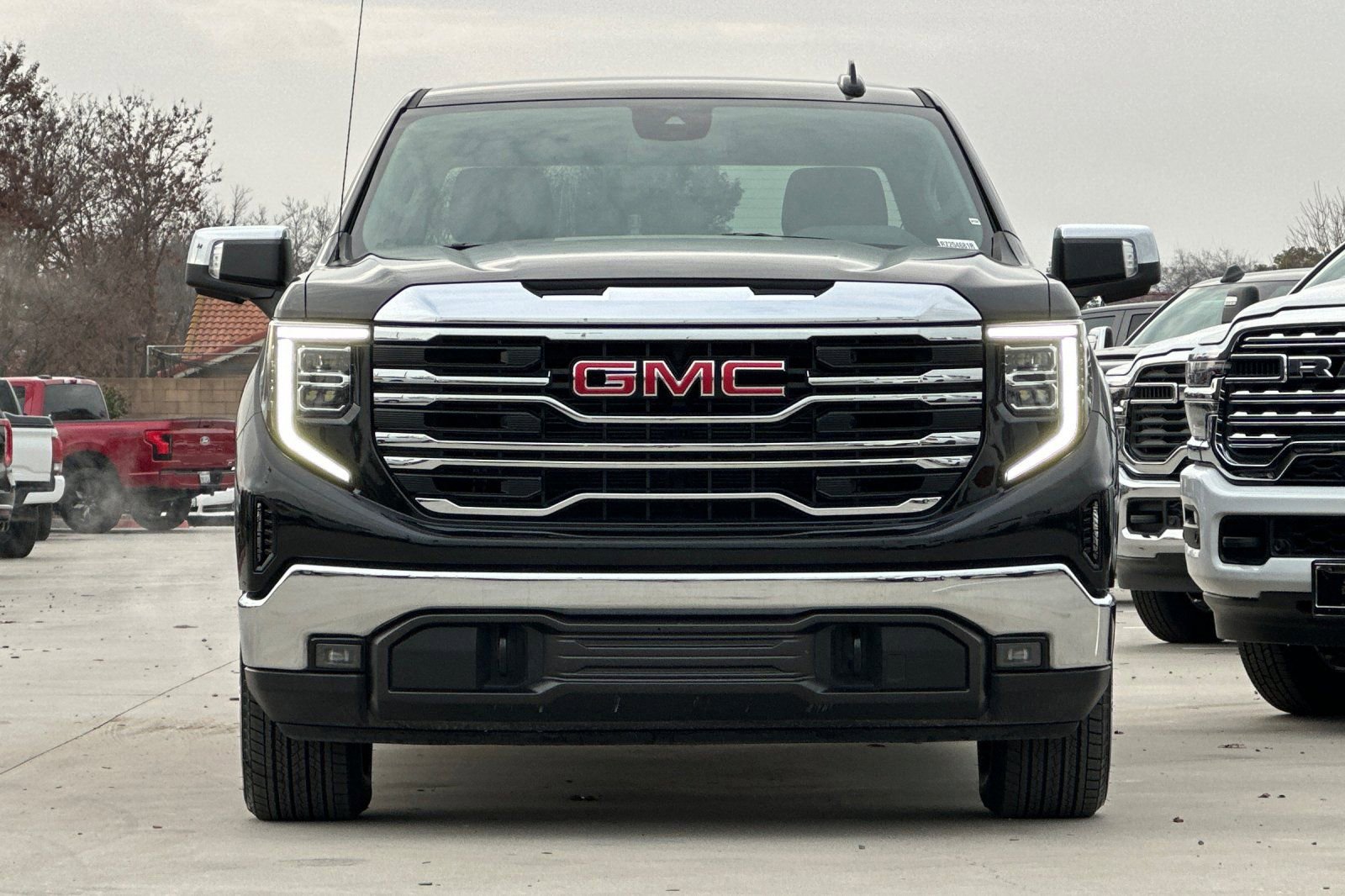 Used 2024 GMC Sierra 1500 SLT image 9