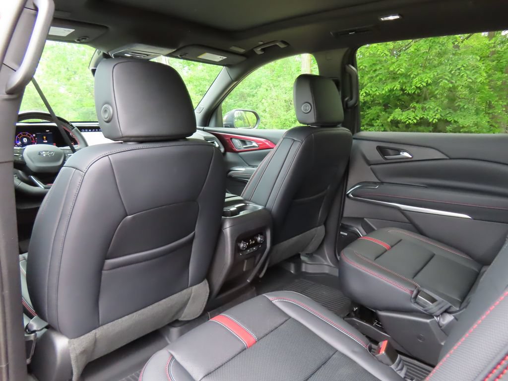 New 2026 Chevrolet Traverse RS w/ LPO, Floor Liner Package AWD/4WD image 25