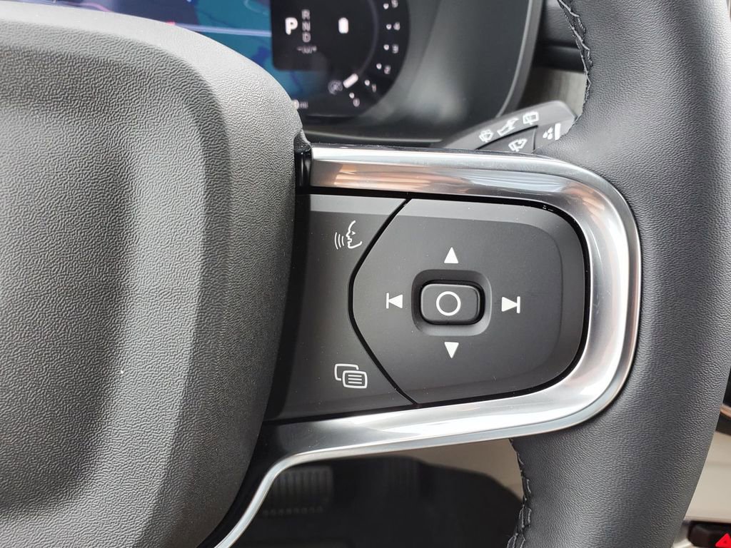 New 2026 Volvo XC40 B4 Plus w/ Protection Package Premier FWD image 13