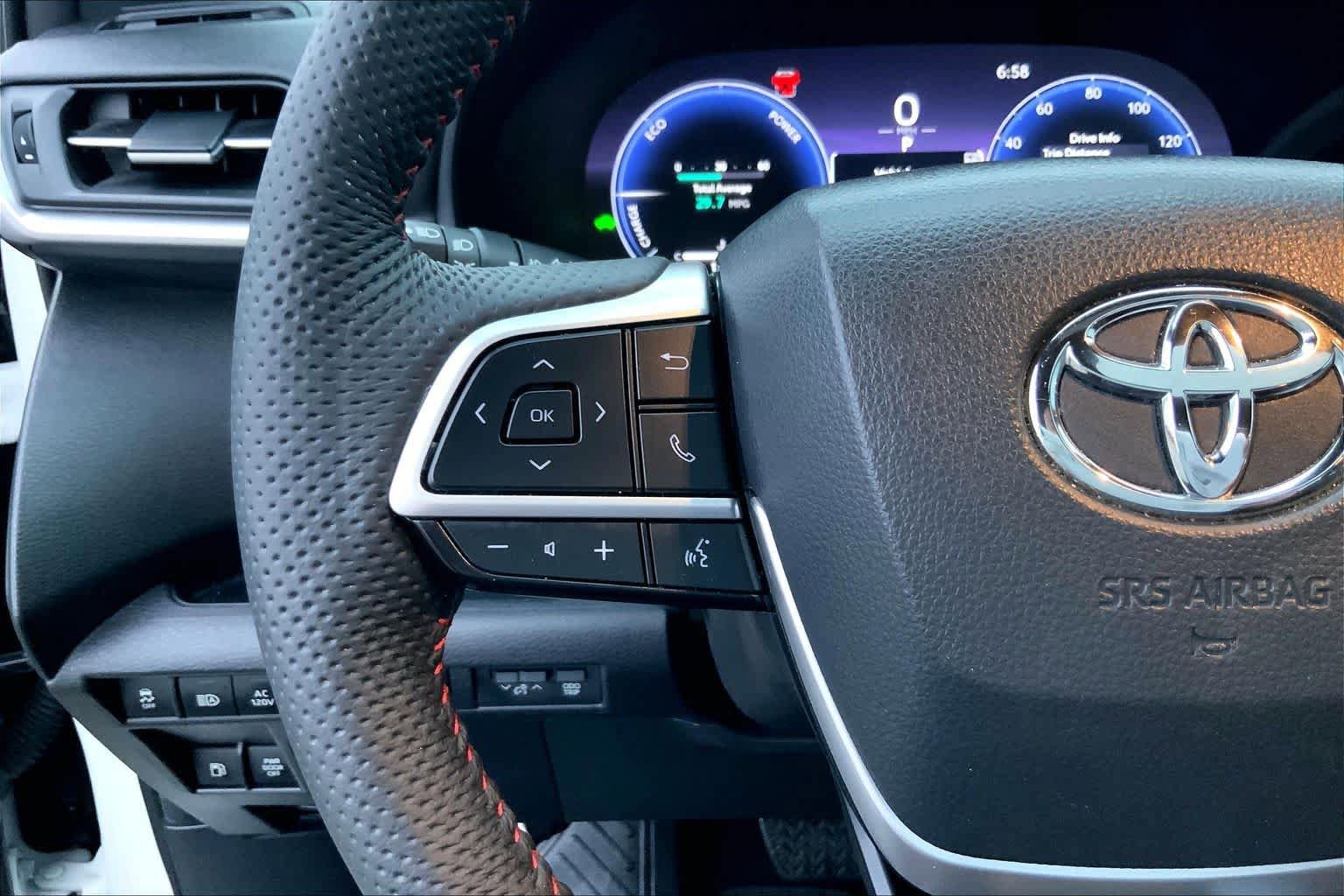 Used 2025 Toyota Sienna XSE w/ XSE Premium Package AWD/4WD image 23