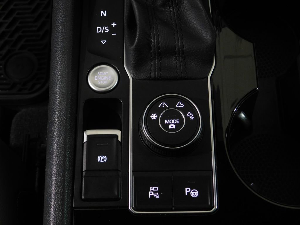 Used 2020 Volkswagen Atlas Cross Sport SEL Premium R-Line image 46