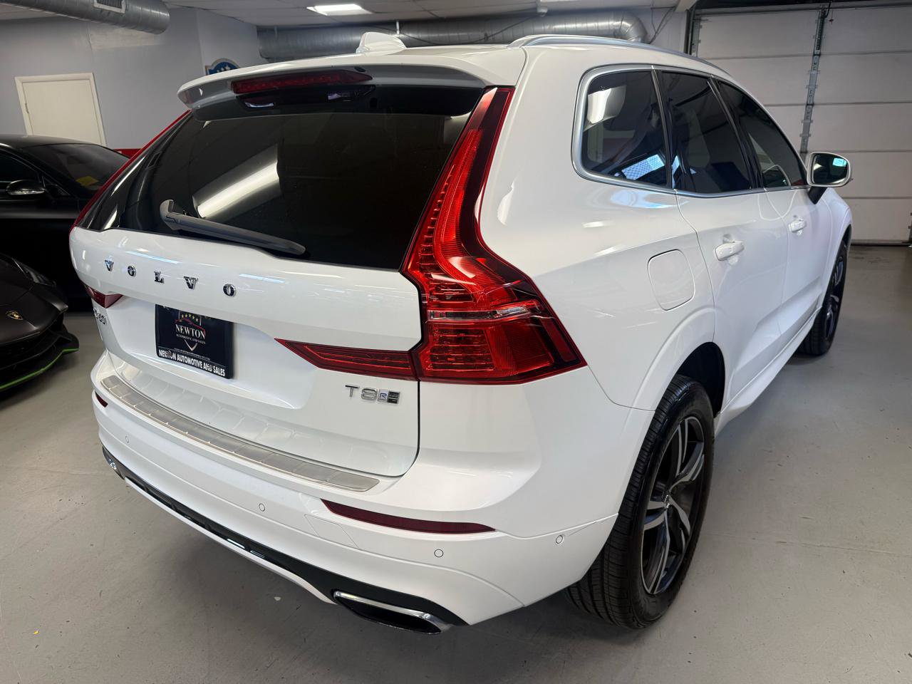 Used 2019 Volvo XC60 T8 R-Design w/ Advanced Package AWD/4WD image 6
