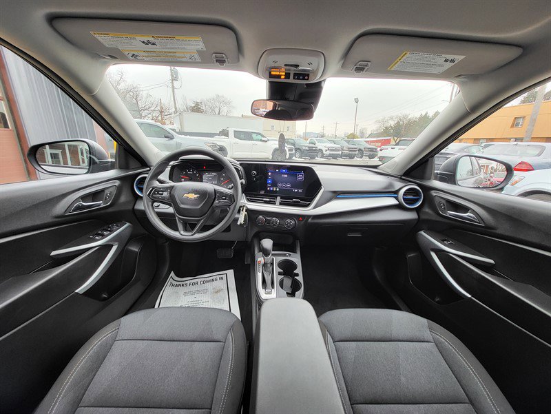 Used 2024 Chevrolet Trax LS image 14