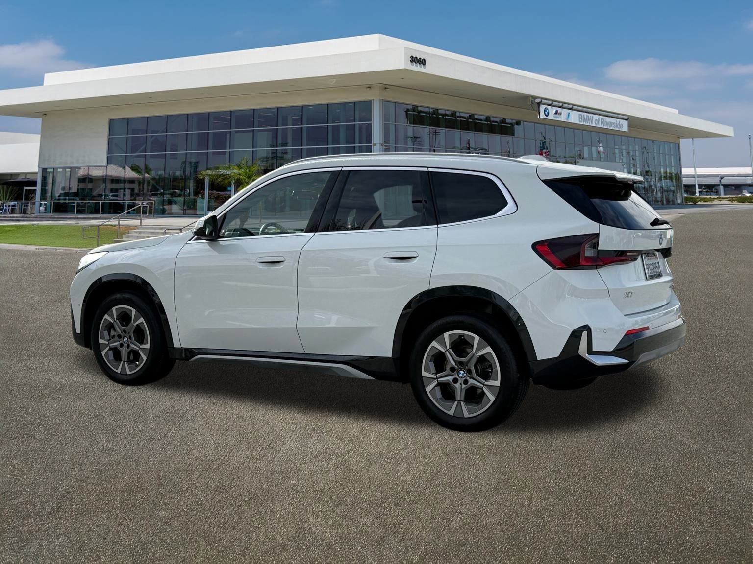 Used 2025 BMW X1 xDrive28i w/ Technology Package image 7