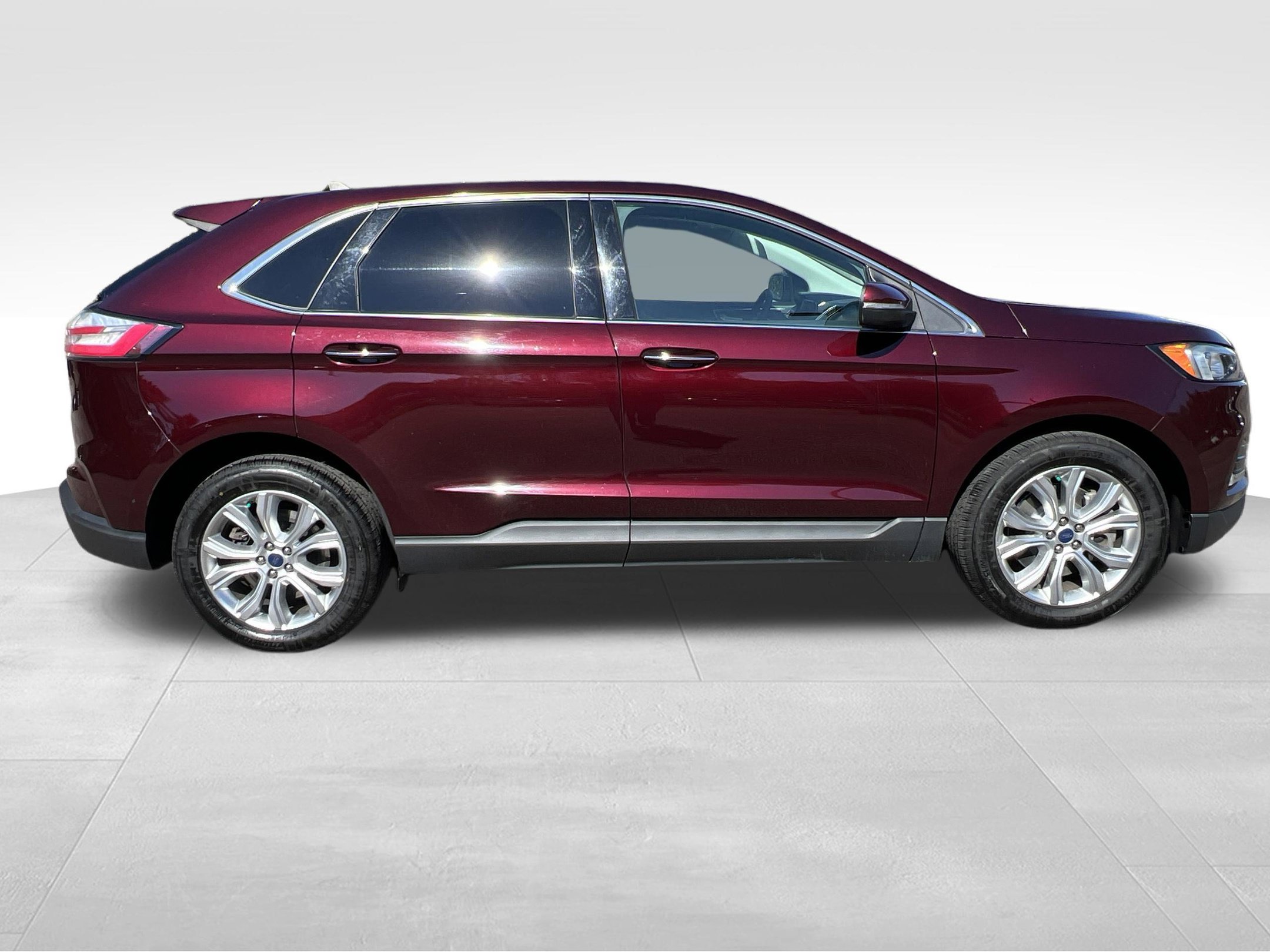 Used 2022 Ford Edge Titanium AWD/4WD image 5