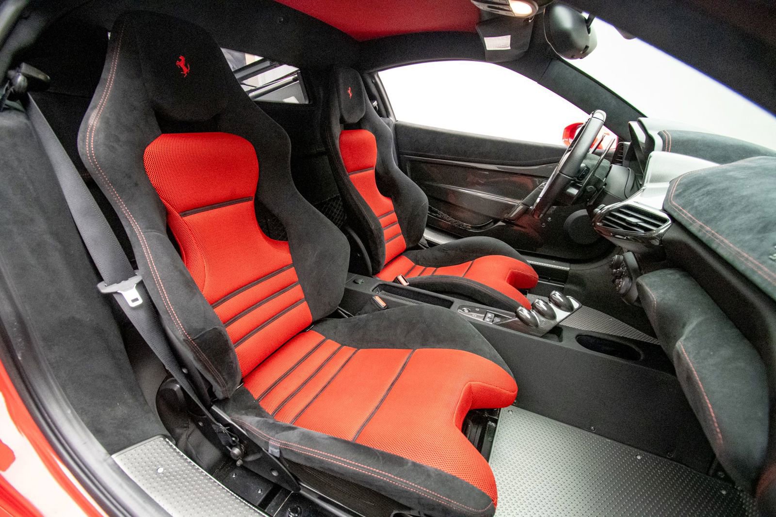 Used 2015 Ferrari 458 Speciale Coupe RWD image 12