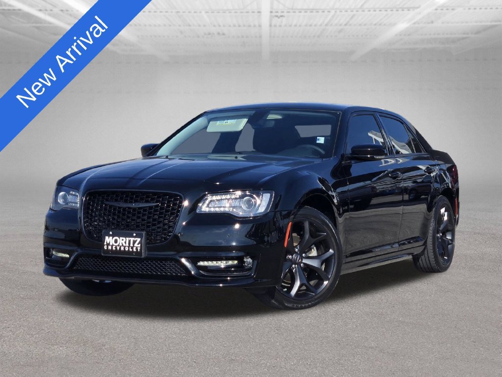 Used 2023 Chrysler 300 Touring L RWD image 1