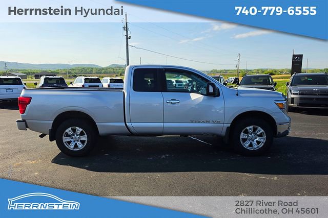 Used 2018 Nissan Titan SV AWD/4WD image 29