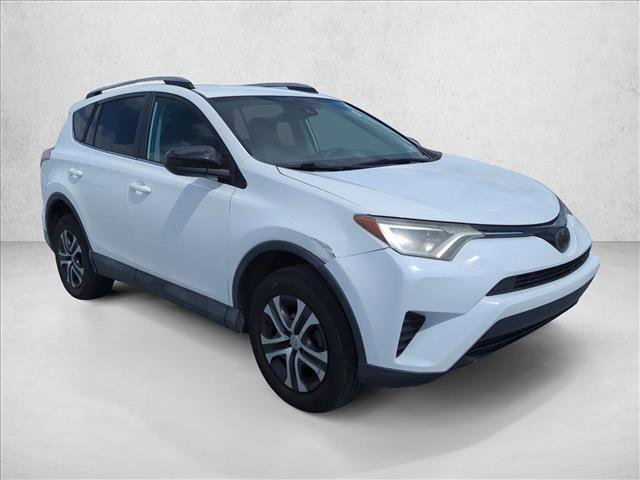 Used 2017 Toyota RAV4 LE video 3