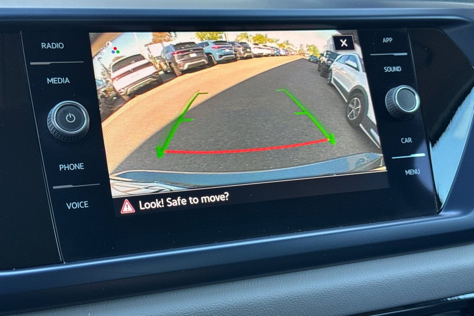 Used 2023 Volkswagen Taos SE image 19