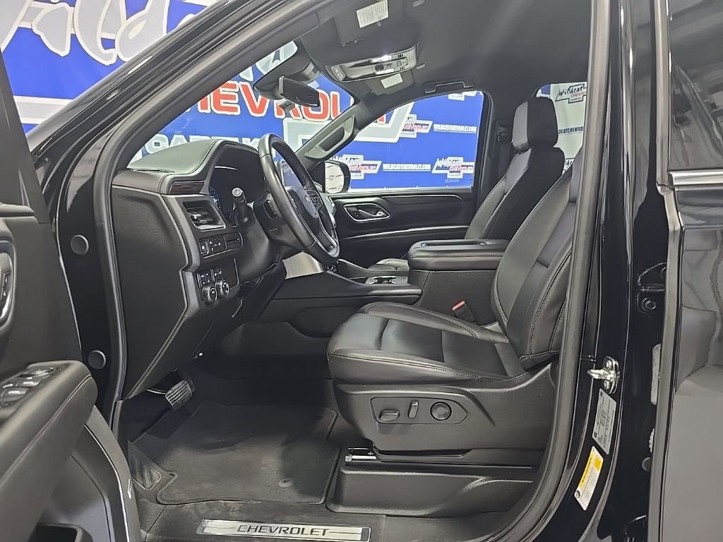 Used 2024 Chevrolet Suburban LT image 14