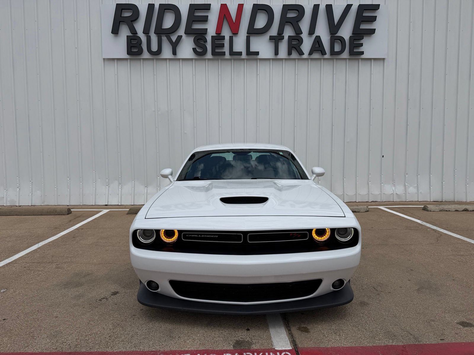 Used 2019 Dodge Challenger R/T RWD image 10