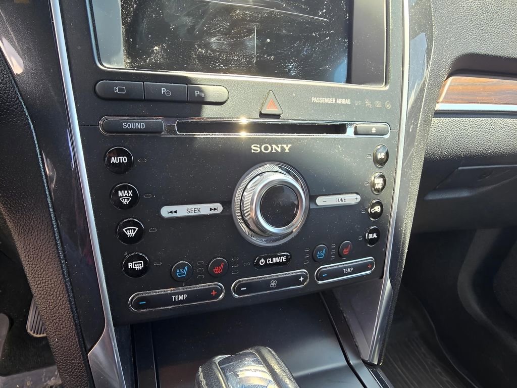 Used 2017 Ford Explorer Limited w/ Equipment Group 301A AWD/4WD image 18