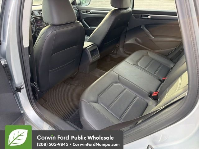Used 2017 Volkswagen Passat 1.8T R-Line image 27