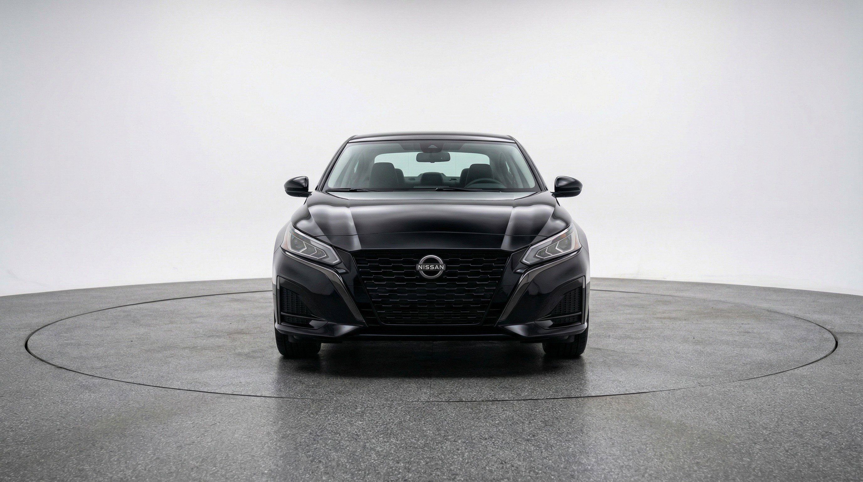 Used 2025 Nissan Altima 2.5 SV image 2