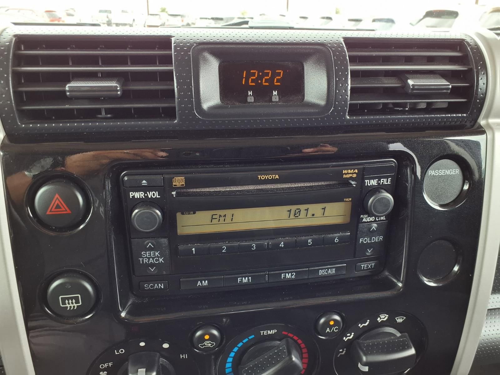 Used 2010 Toyota FJ Cruiser 2WD image 15