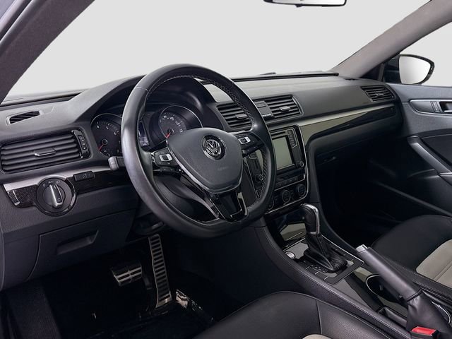 Used 2018 Volkswagen Passat 3.6 image 9
