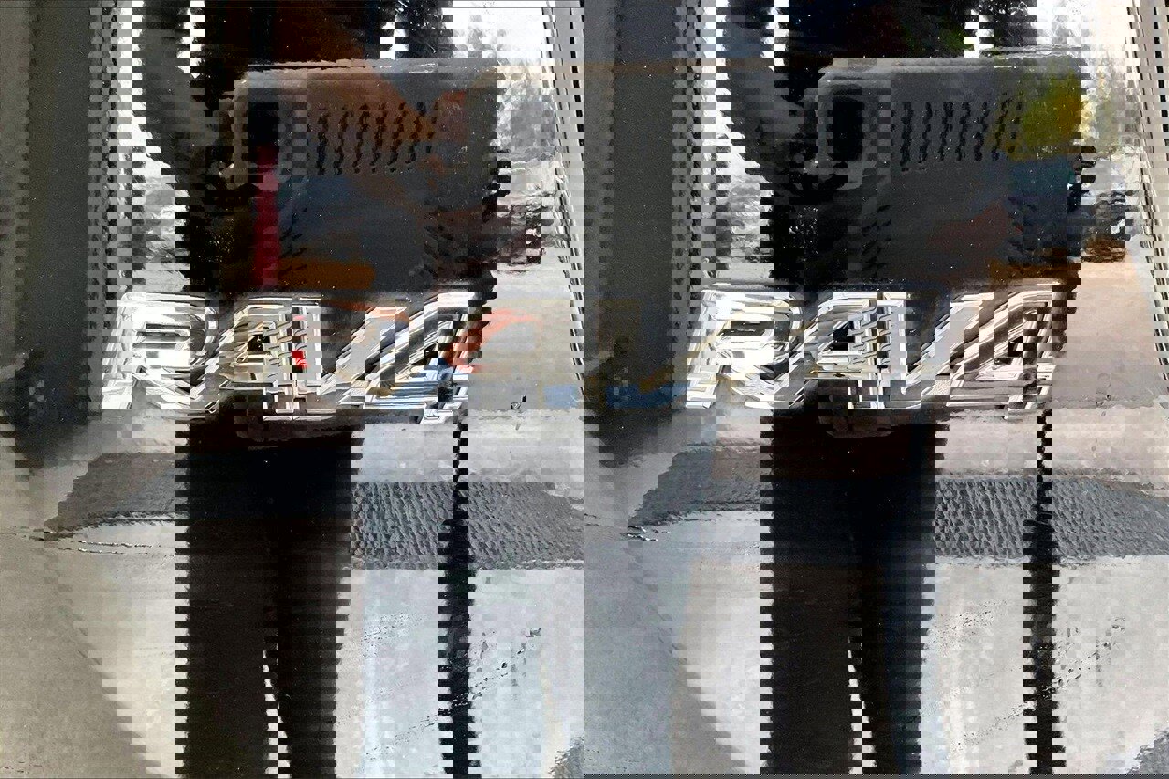 Used 2016 Toyota RAV4 XLE image 31