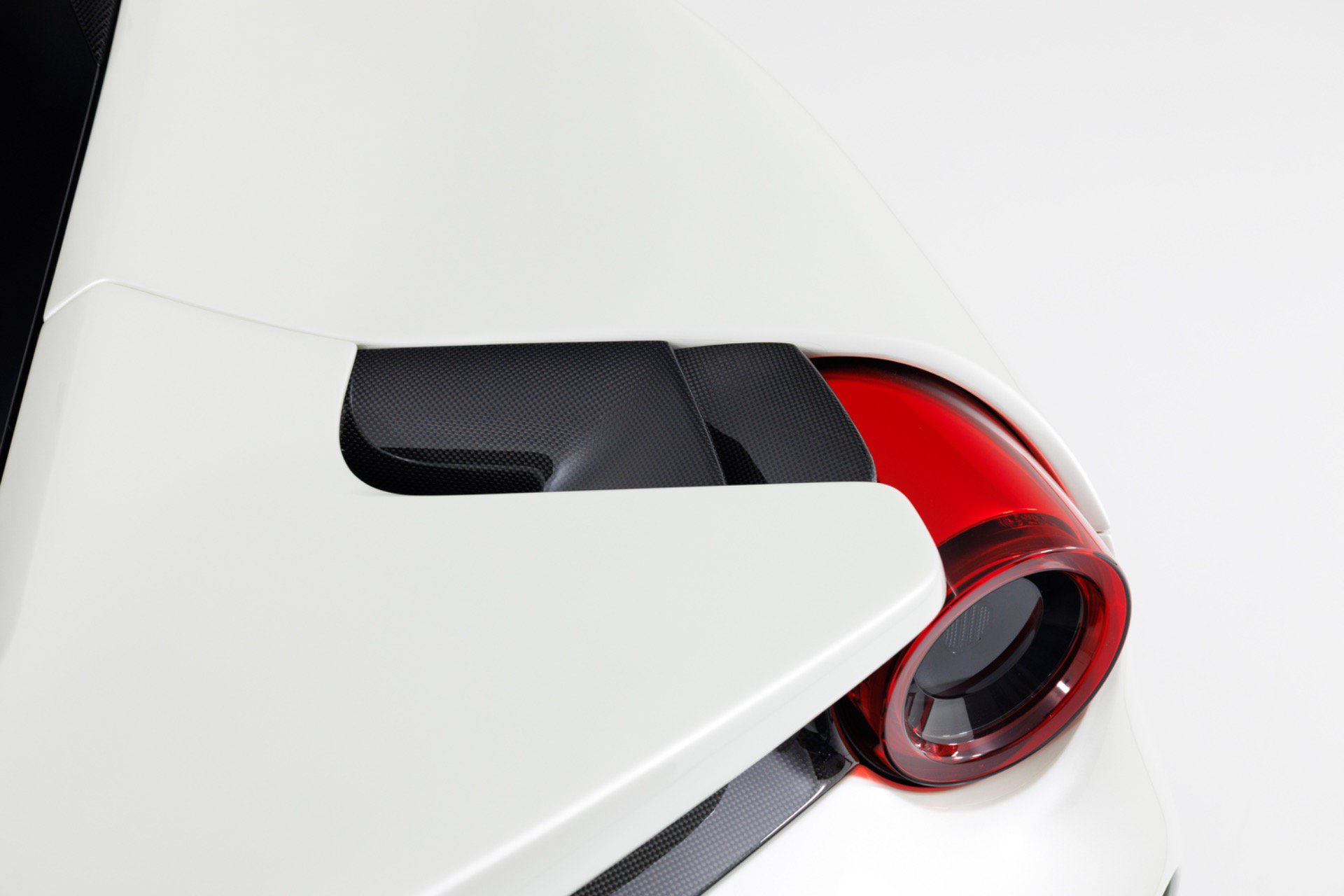 Used 2020 Ferrari 488 Pista Coupe RWD image 76