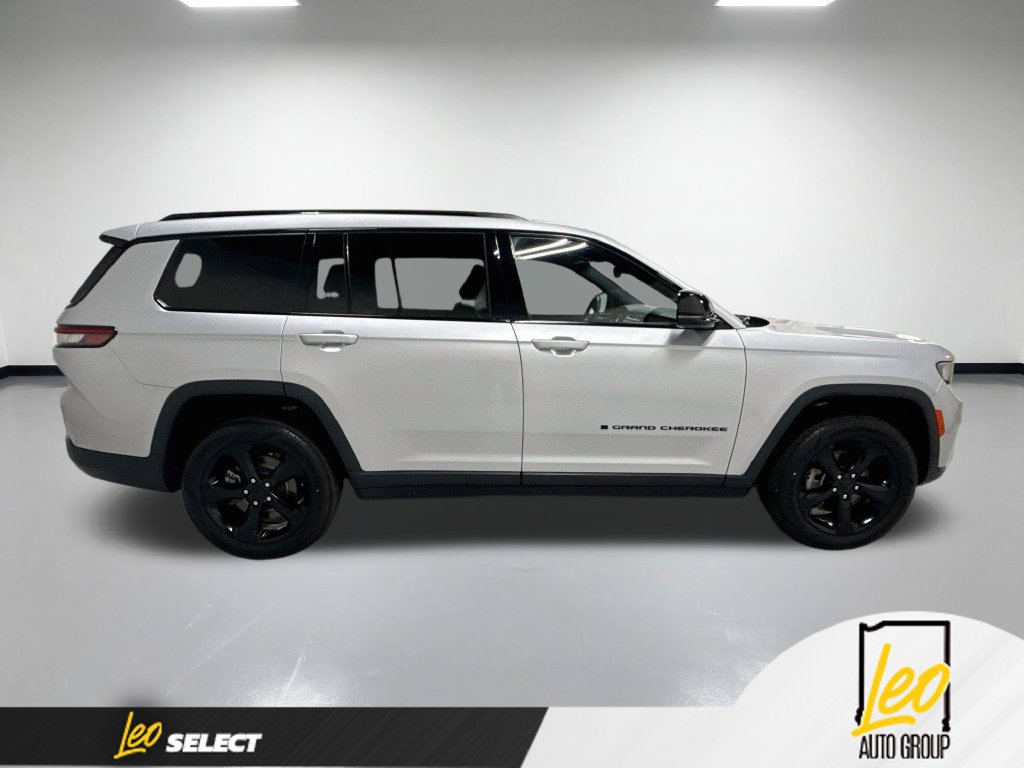 Used 2023 Jeep Grand Cherokee L Laredo AWD/4WD image 6