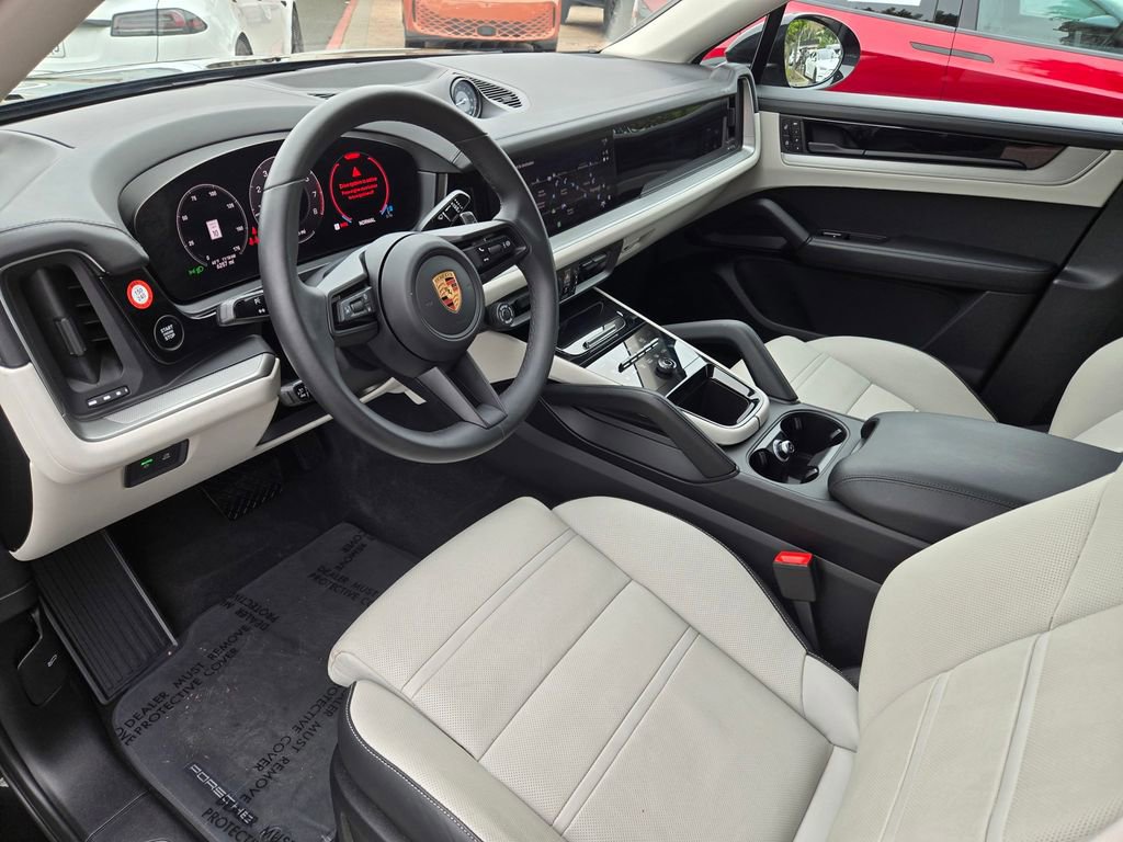 Used 2025 Porsche Cayenne Coupe AWD/4WD image 11