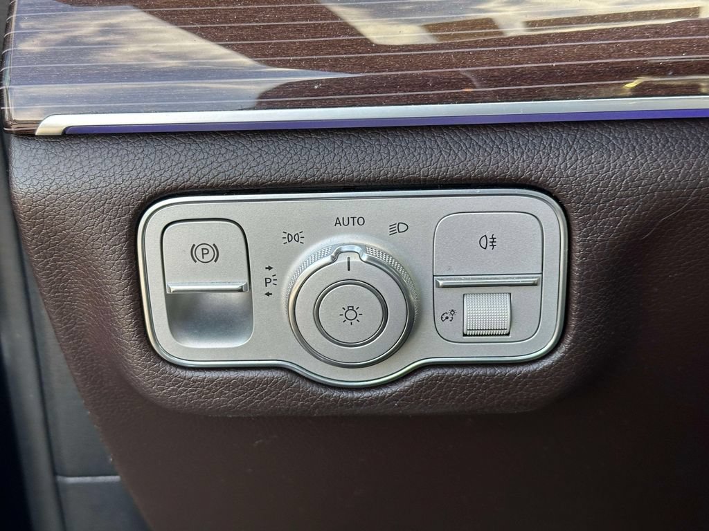 Used 2022 Mercedes-Benz GLS 450 4MATIC image 20