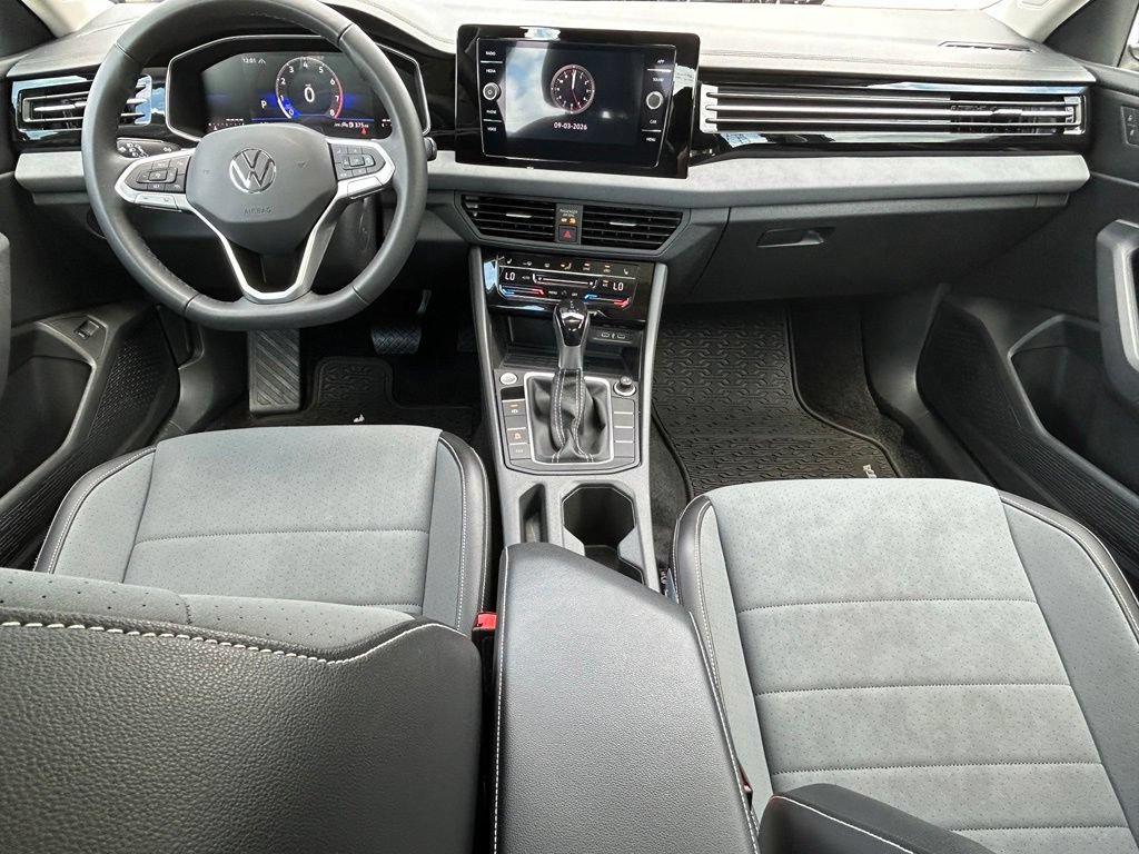 Used 2026 Volkswagen Jetta SE w/ Black Wheel Package FWD image 10