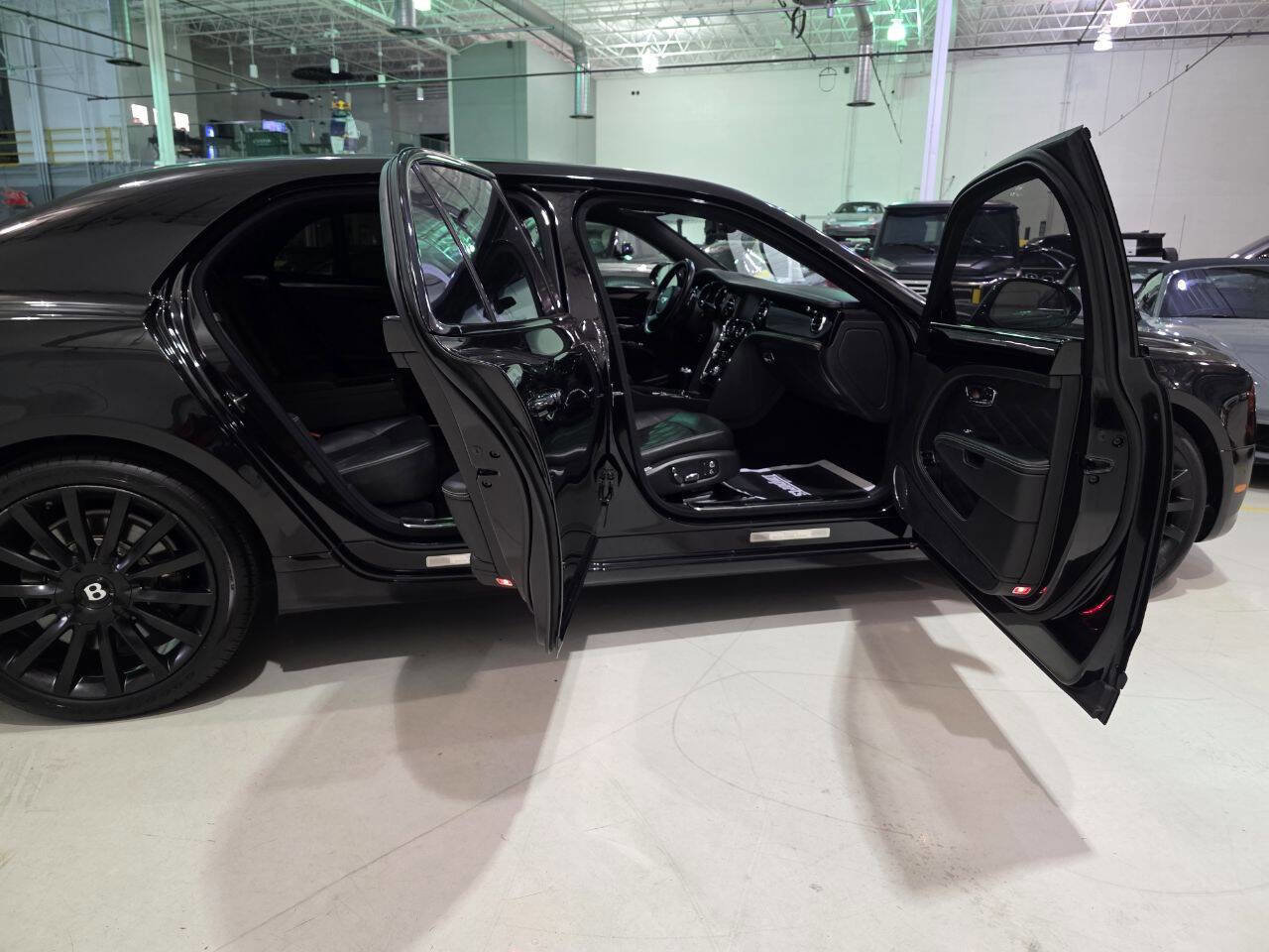 Used 2017 Bentley Mulsanne RWD image 49