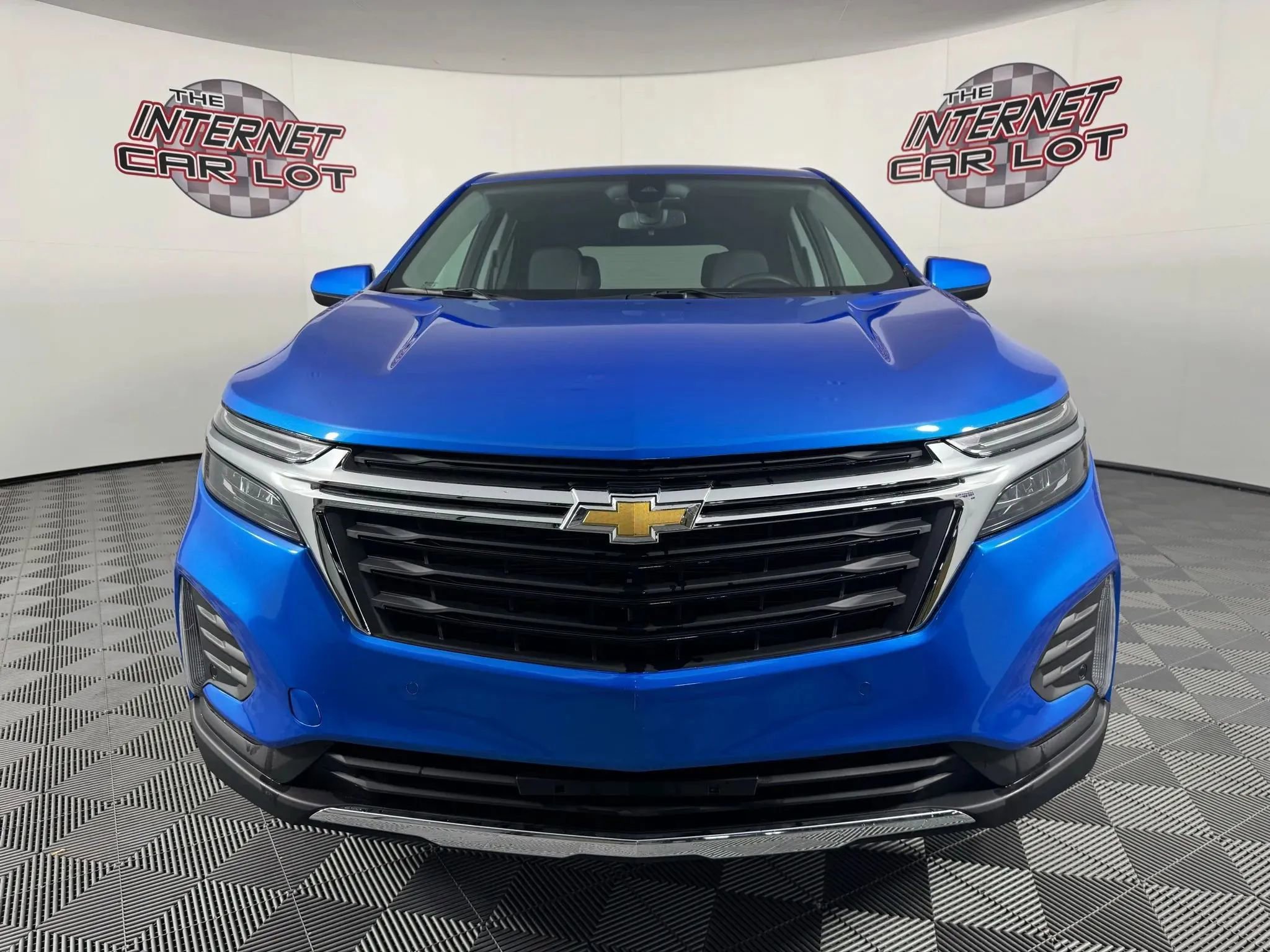 Used 2024 Chevrolet Equinox LT image 2