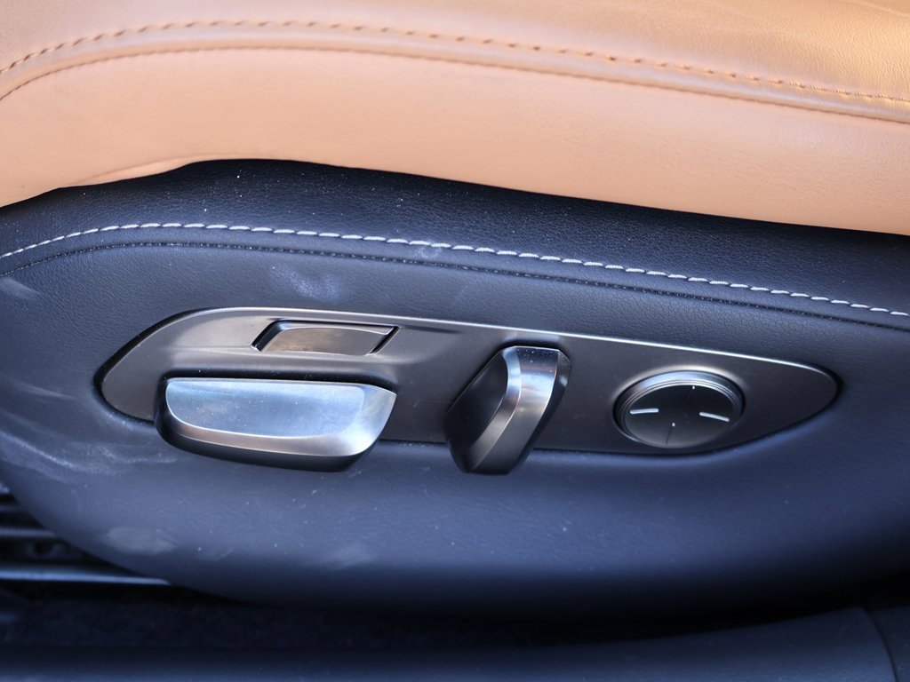 Used 2023 Lexus LS 500 w/ Luxury Package image 37