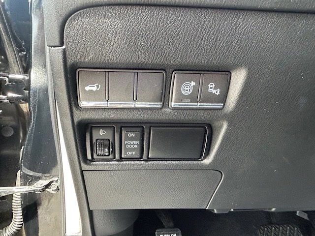 Used 2017 INFINITI QX80 4WD w/ Driver Assistance Package image 23