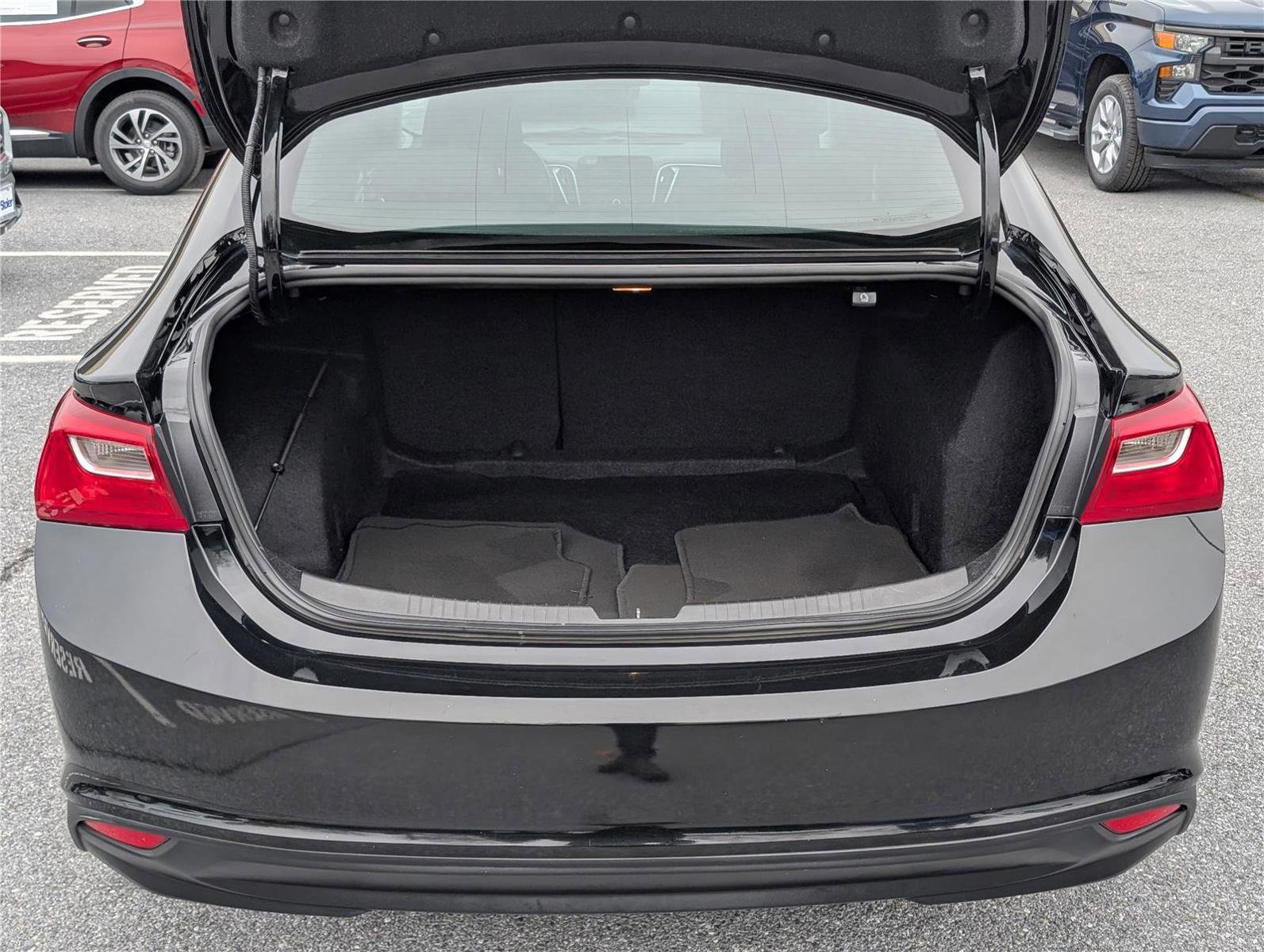 Used 2023 Chevrolet Malibu LT image 14