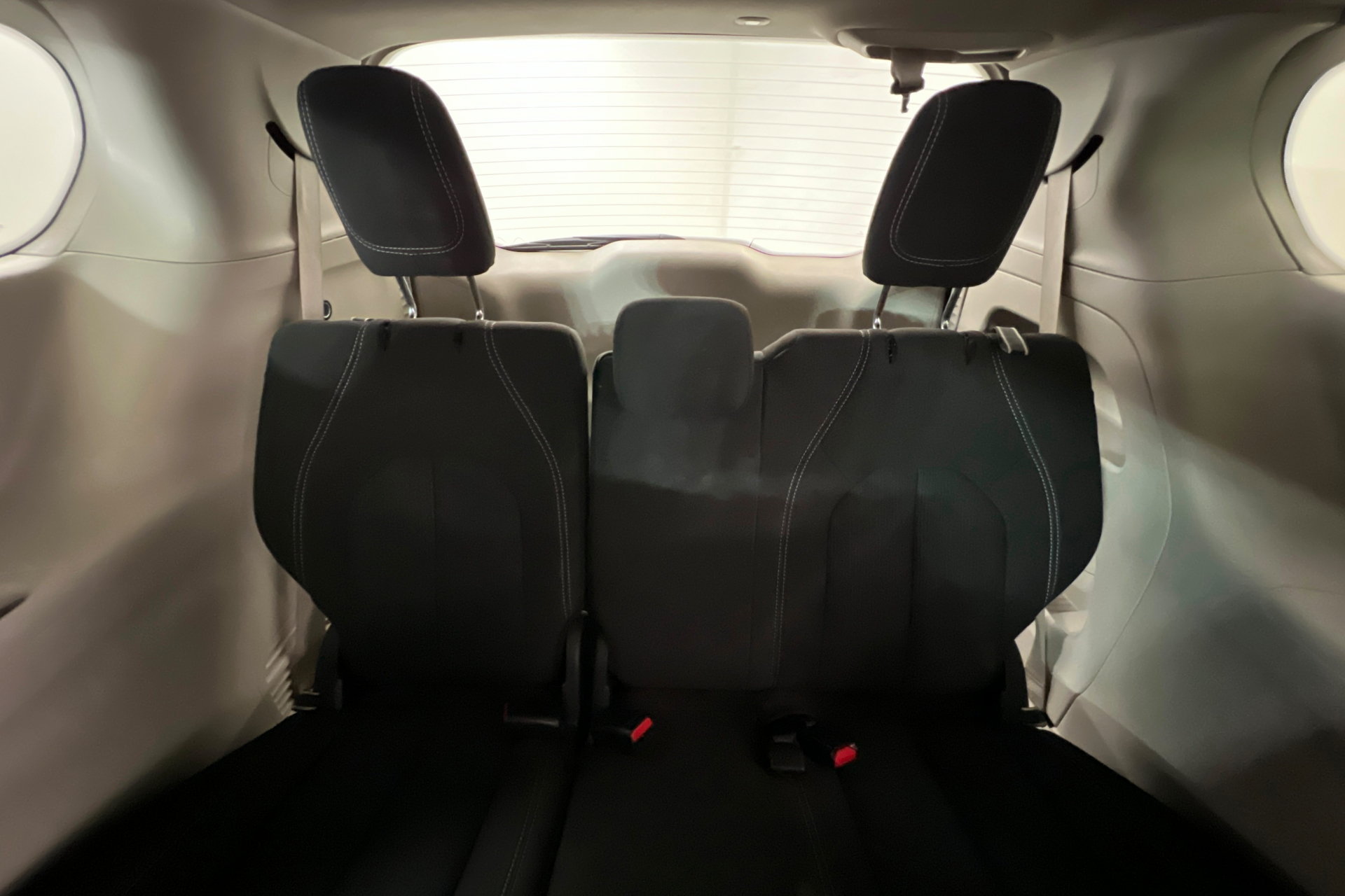 Certified 2023 Chrysler Voyager LX FWD image 21
