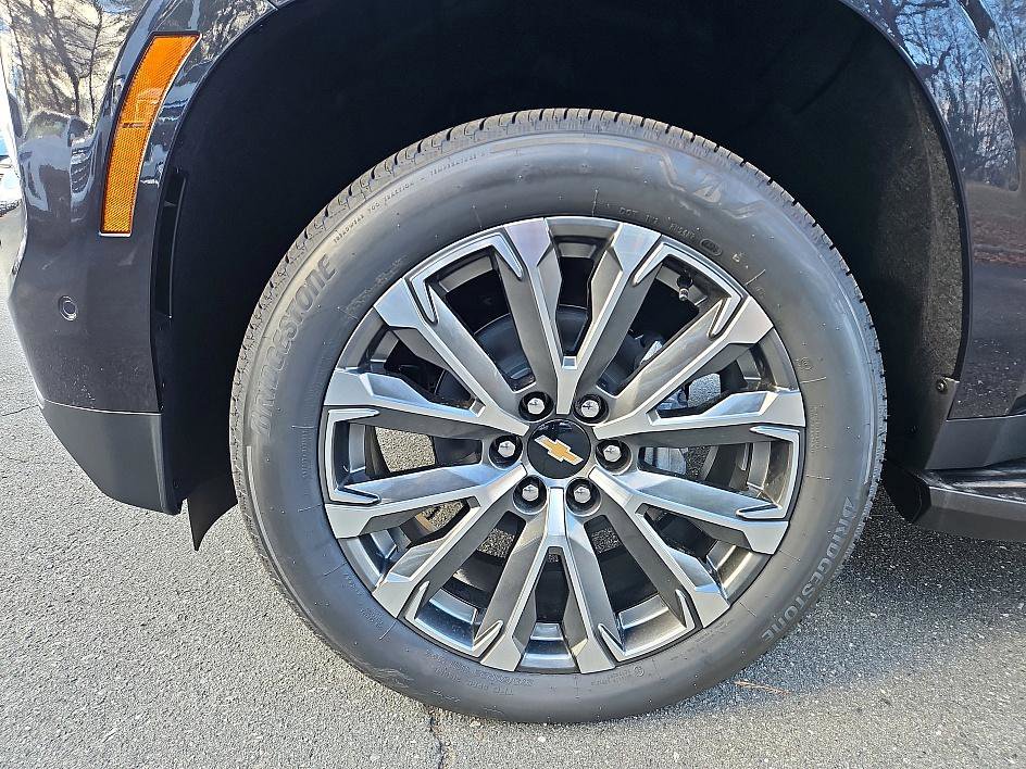 New 2026 Chevrolet Suburban High Country image 8