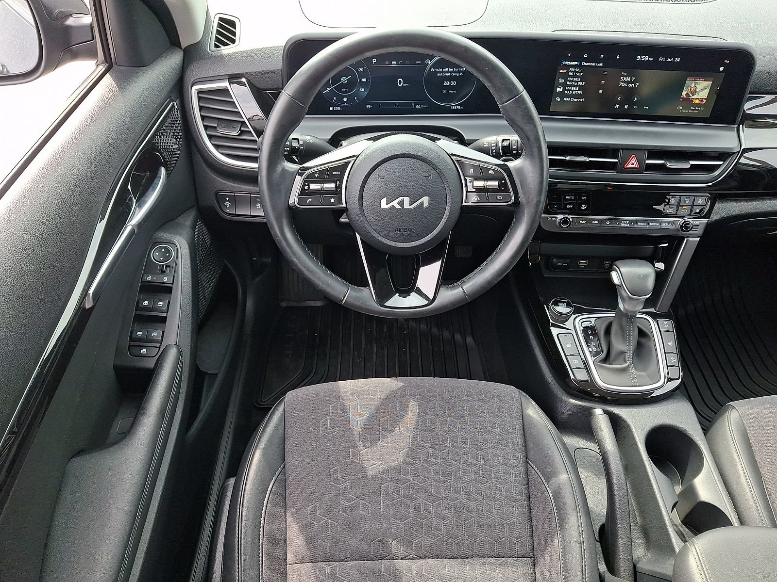 Used 2024 Kia Seltos S AWD/4WD image 11