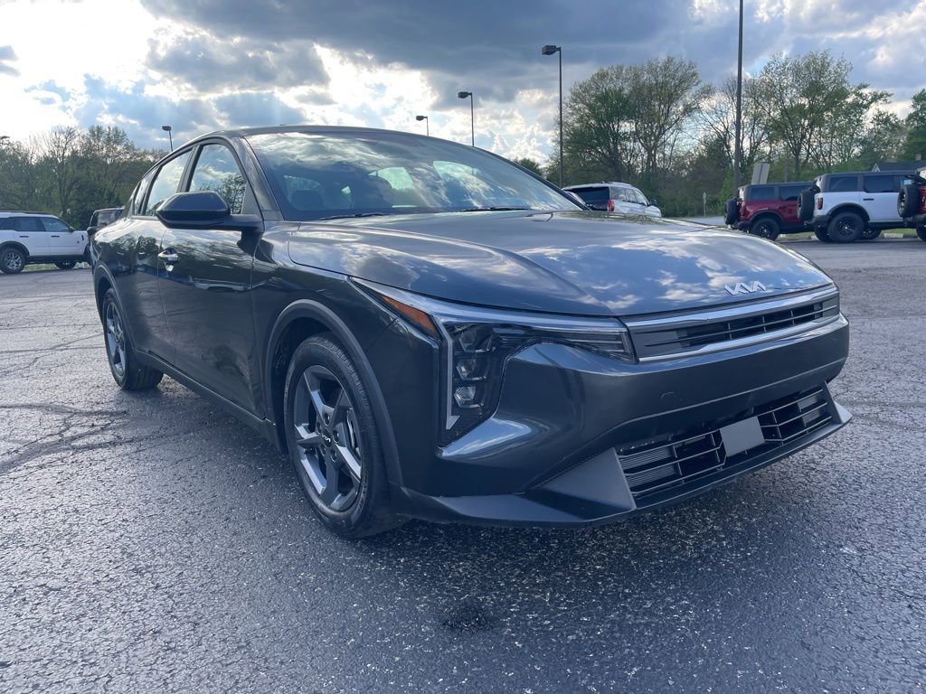 Used 2025 Kia K4 LXS image 9