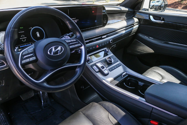 Certified 2023 Hyundai Palisade Calligraphy FWD image 30